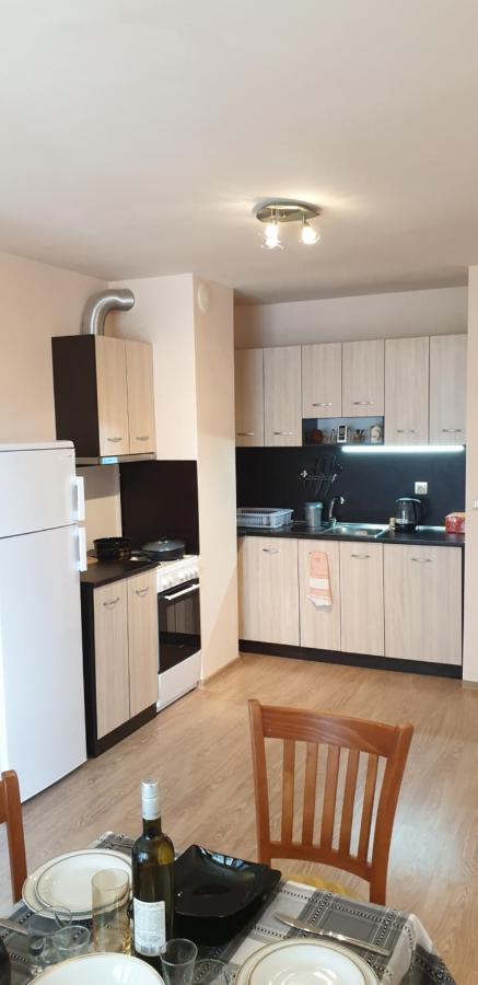 Family Holiday Apartments Breez 1 Varna Buitenkant foto