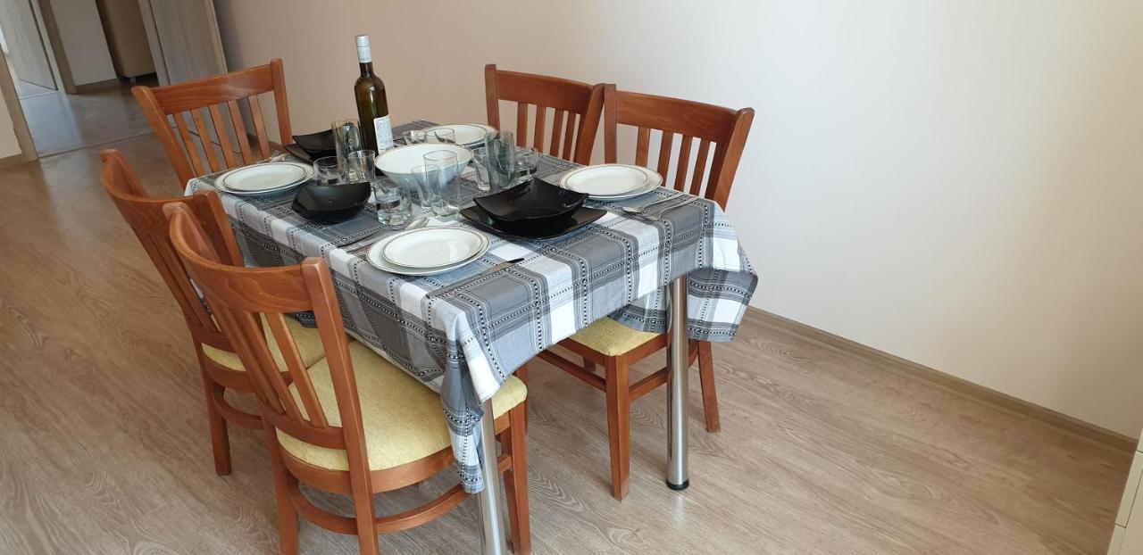 Family Holiday Apartments Breez 1 Varna Buitenkant foto