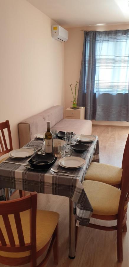 Family Holiday Apartments Breez 1 Varna Buitenkant foto
