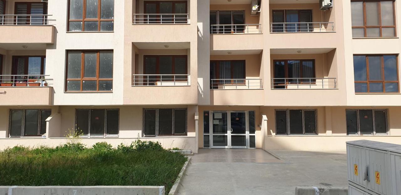 Family Holiday Apartments Breez 1 Varna Buitenkant foto