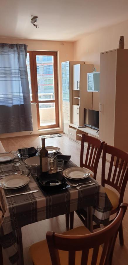 Family Holiday Apartments Breez 1 Varna Buitenkant foto